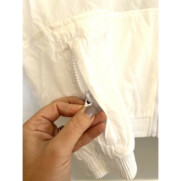 Champion NWT Women’s Woven Full Zip Hoodie Windbreaker Jacket JL7277 $75… - Picture 4 of 9